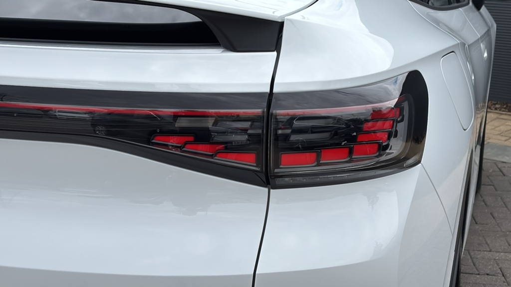 Volkswagen ID.5 210Kw Match Pro 77Kwh Red #14