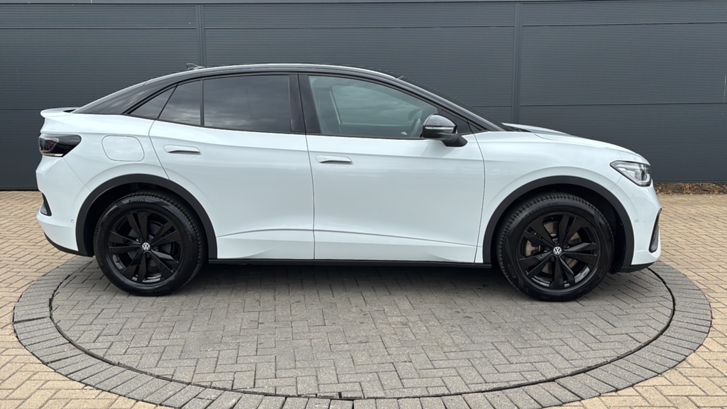 Volkswagen ID.5 210Kw Black Edition Pro 77Kwh 286 Ps White #4