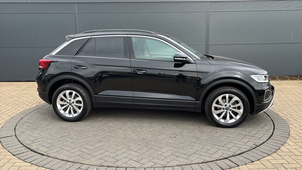 Volkswagen T-Roc 1.5 Tsi Match Dsg 150 Ps Black #4