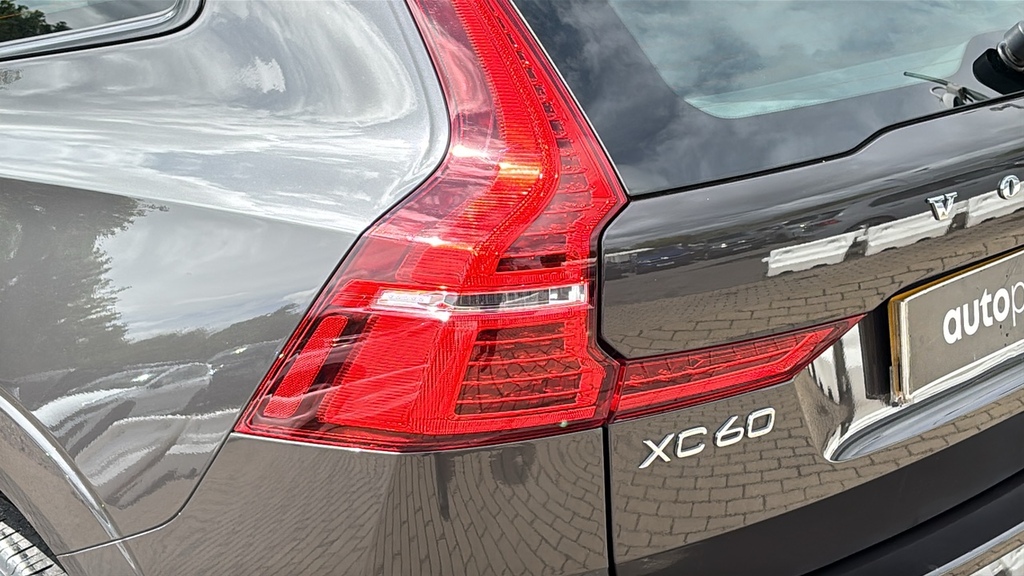 Volvo XC60 2.0 T8 455 Recharge Phev R Design Pro Awd Black #16