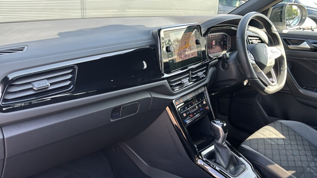 Volkswagen T-Roc 1.5 Tsi Black Edition Dsg 150 Ps Black #2