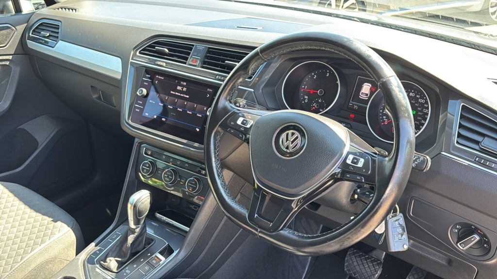 Volkswagen Tiguan 2.0 Tdi 150 4Motion Se Nav Dsg 150 Ps Black #6
