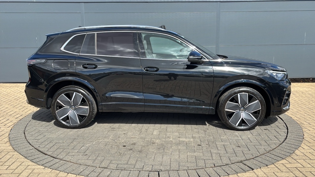 Volkswagen Tiguan 2.0 Tdi R-line Dsg 150 Ps Black #4