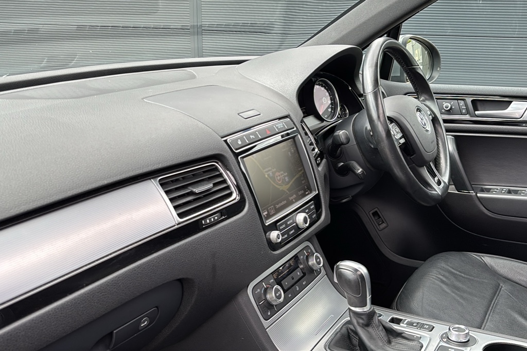 Volkswagen Touareg 3.0 V6 Tdi Bluemotion Tech 262 R-line Tip Grey #2