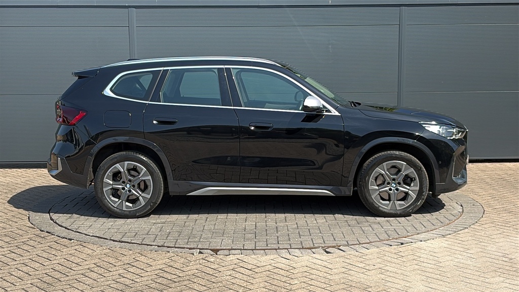 BMW X1 Xdrive 23I Mht Xline Premier Step 0 Ps Black #4