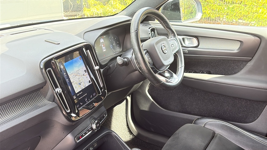 Volvo XC40 2.0 D3 R Design Pro Geartronic 150 Ps Blue #2