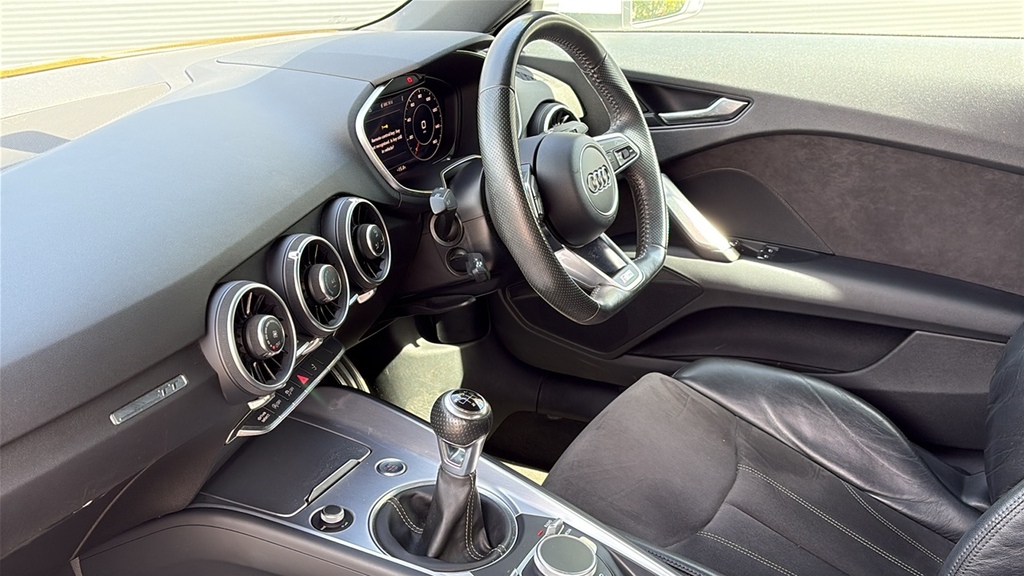 Audi TT 1.8T Fsi S Line 180 Ps White #2