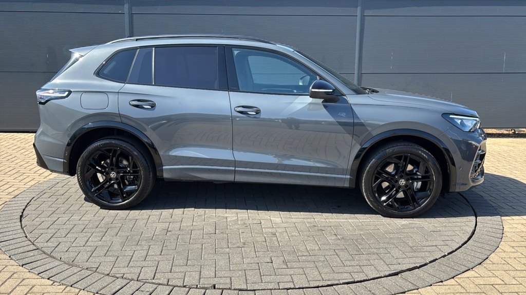 Volkswagen Tiguan 1.5 Tsi 272 Ehybrid R-line Dsg 272 Ps Grey #4