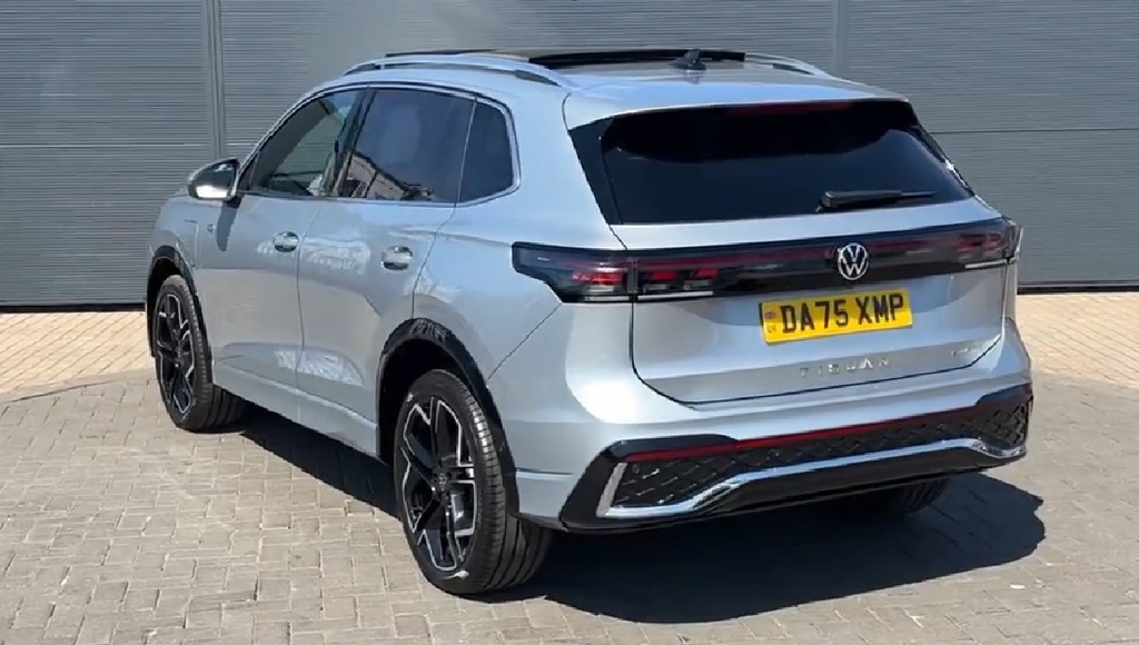 Volkswagen Tiguan 1.5 Tsi 272 Ehybrid R-line Dsg 272 Ps Silver #3
