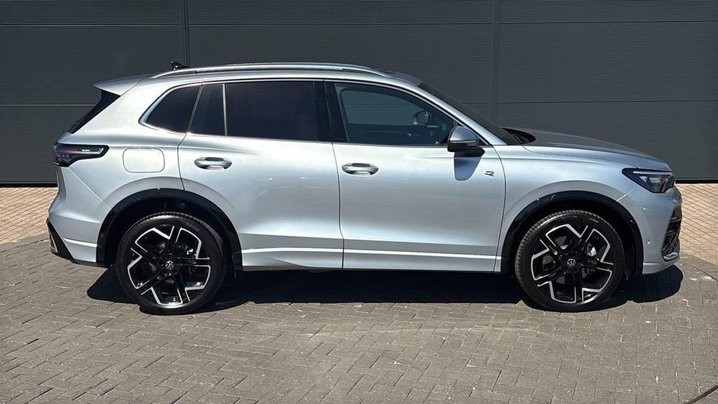 Volkswagen Tiguan 1.5 Tsi 272 Ehybrid R-line Dsg 272 Ps Silver #4