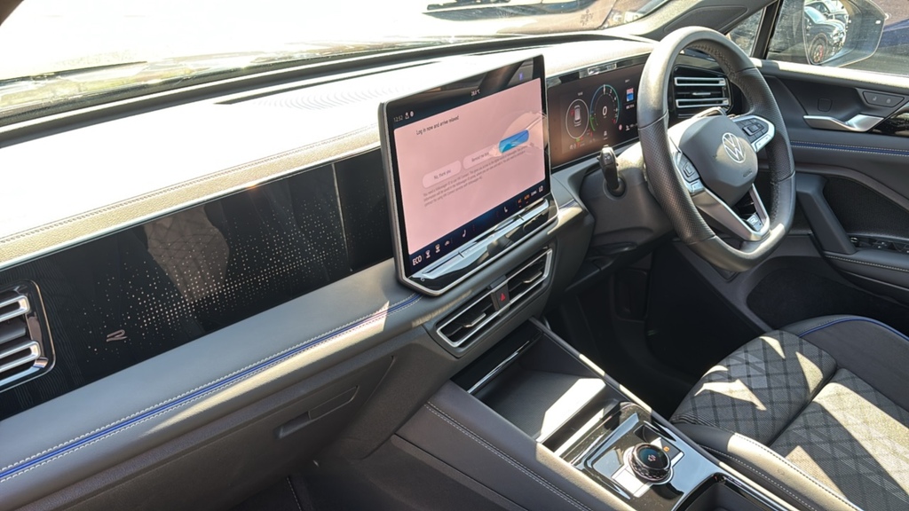 Volkswagen Tiguan 1.5 Tsi 272 Ehybrid R-line Dsg 272 Ps Black #2
