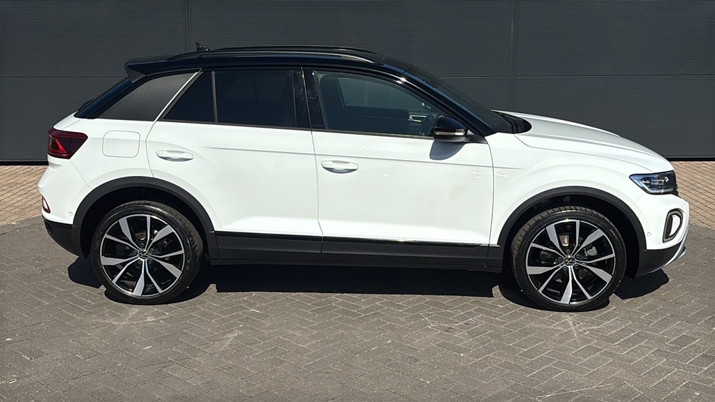 Volkswagen T-Roc 1.5 Tsi Style Design Dsg 150 Ps Black #4