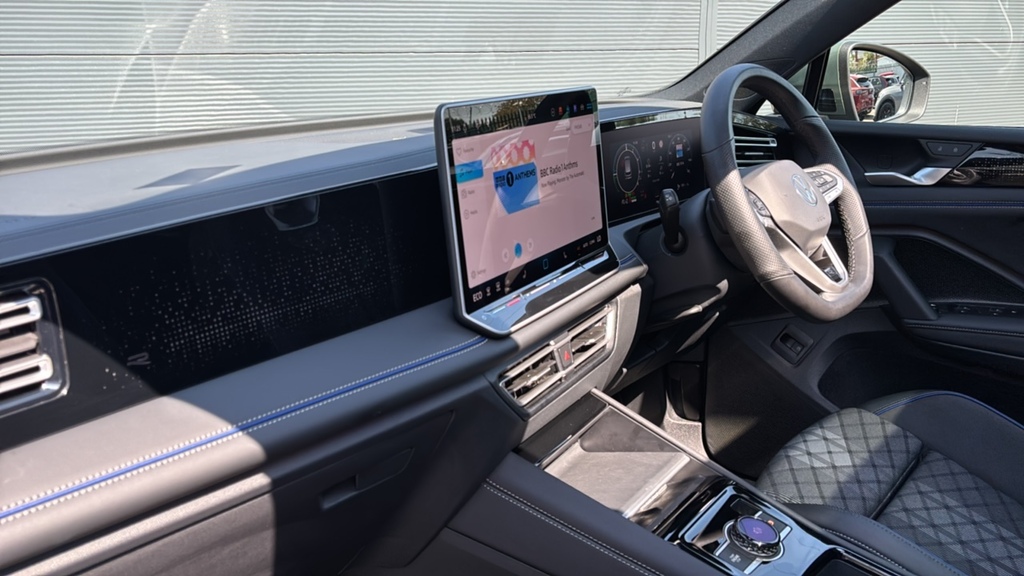 Volkswagen Tiguan 1.5 Tsi 272 Ehybrid R-line Dsg 272 Ps Green #2