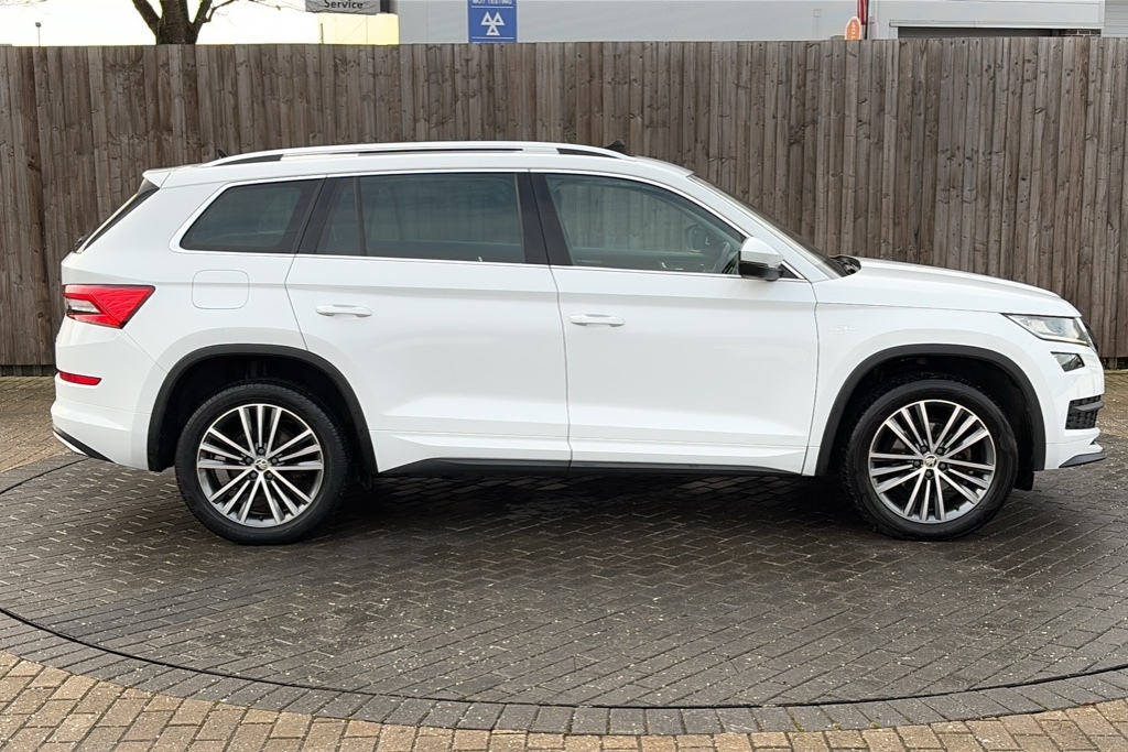 Skoda Kodiaq 2.0 Tdi Laurin Klement 4X4 Dsg 7 Seat 150 White #4