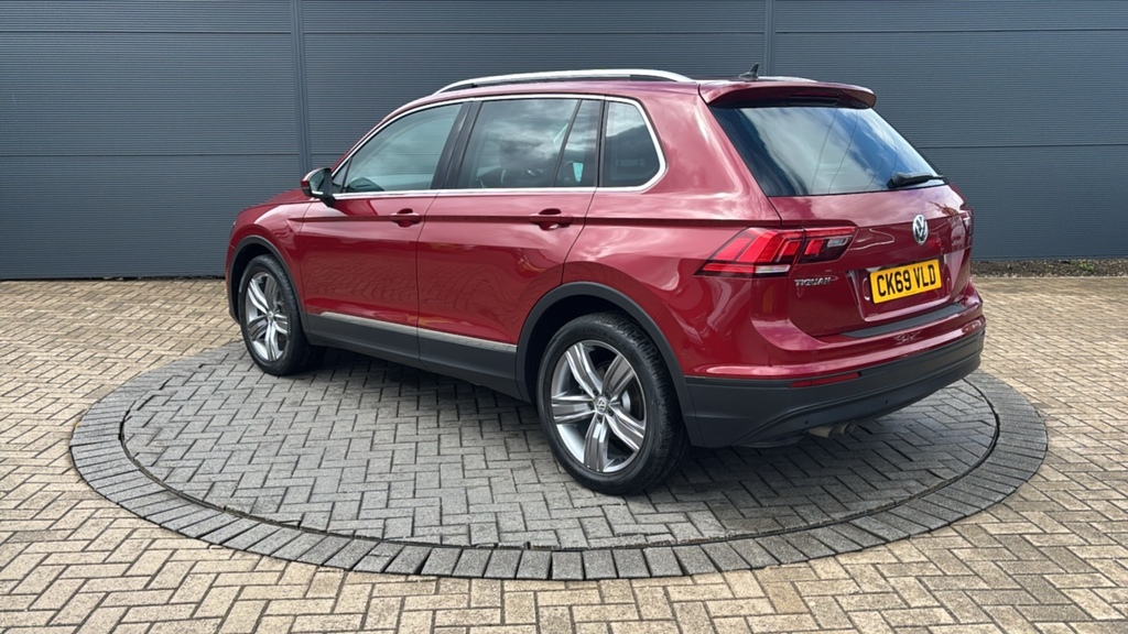 Volkswagen Tiguan 2.0 Tdi 150 Match Dsg 150 Ps Red #3