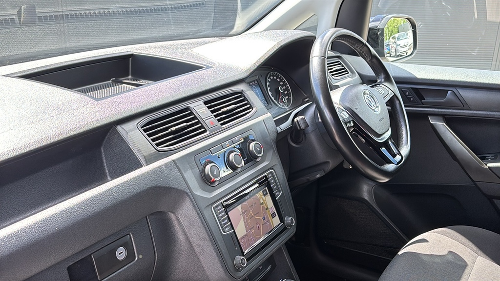 Volkswagen Caddy 2.0 Tdi Bluemotion Tech 150Ps Highline Van Dsg 15 MJ20CXF Black #2
