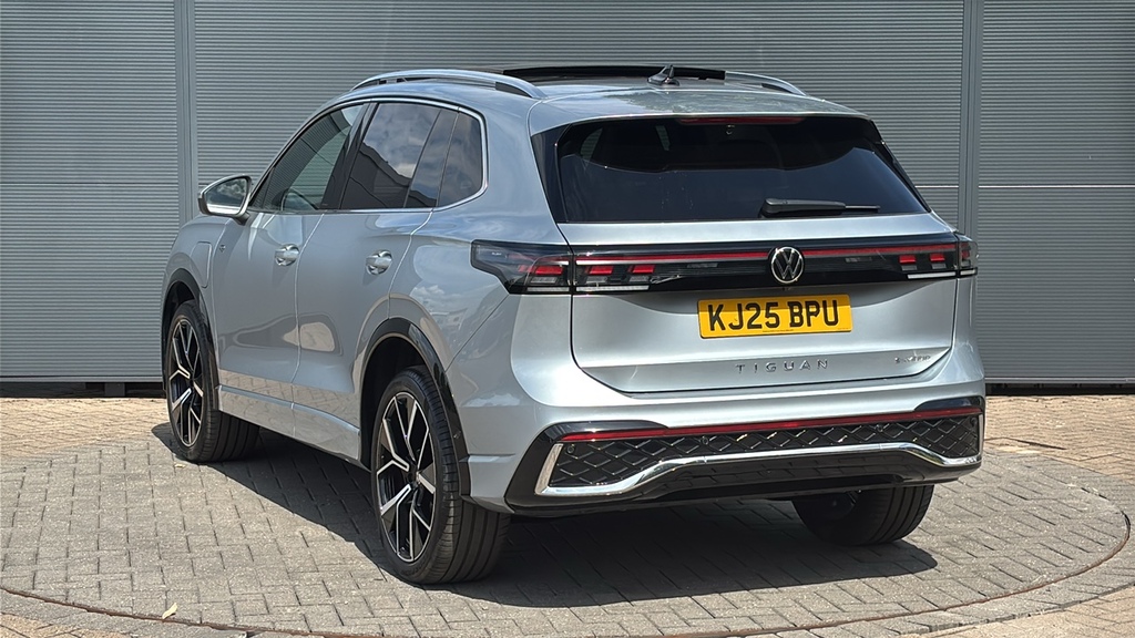 Volkswagen Tiguan 1.5 Tsi 272 Ehybrid R-line Dsg 272 Ps Silver #3