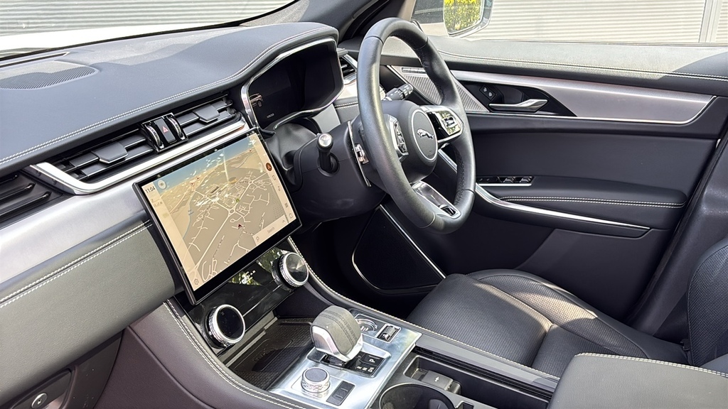 Jaguar F-Pace 2.0 D200 R-dynamic S Awd 200 Ps FA23MFX White #2