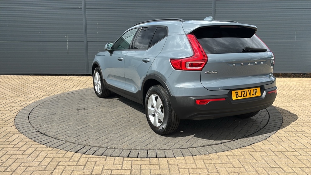 Volvo XC40 1.5 T2 Momentum Core 129 Ps Grey #3