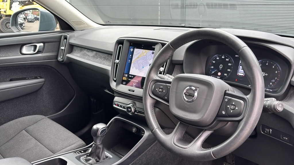Volvo XC40 1.5 T2 Momentum Core 129 Ps Grey #6