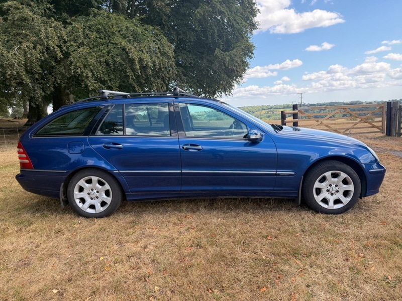 Mercedes-Benz C Class C200k Elegance Se Blue #4