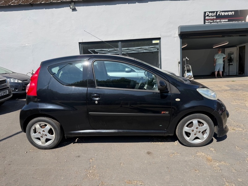Peugeot 107 Sport Xs Black #4