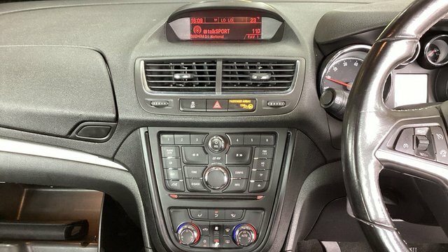 Vauxhall Mokka 1.6I Exclusiv Suv 2Wd Euro 6 S White #2