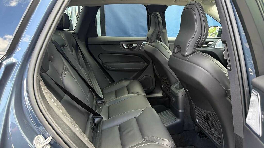 Volvo XC60 T8 449Bhp Ultra Dark Awd Plug-in Hybrid - Front HK24ZFY Blue #6