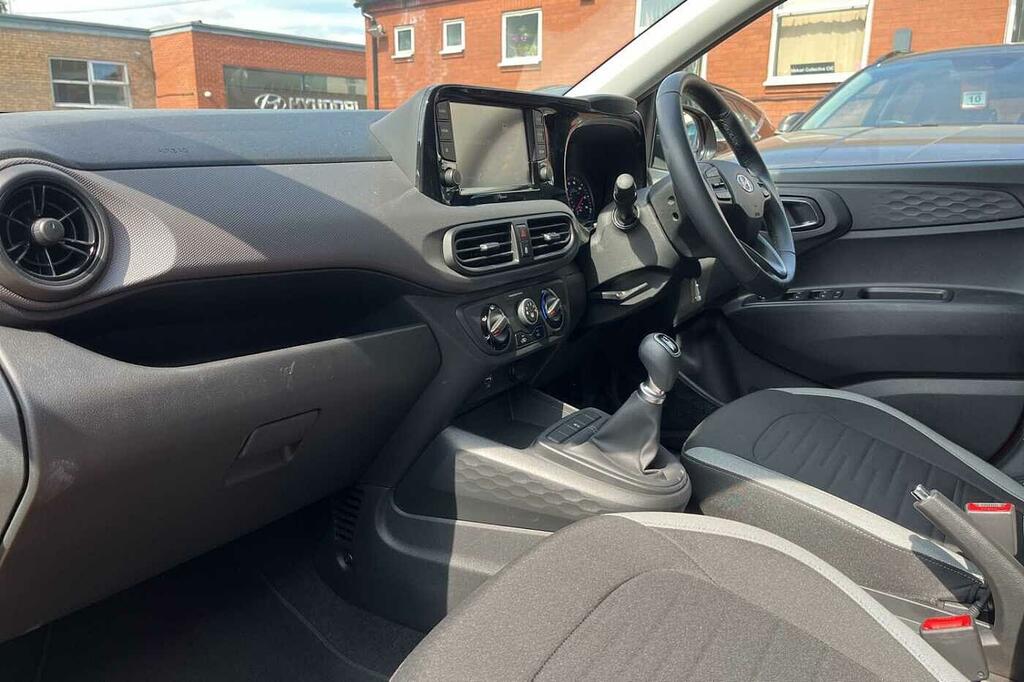 Hyundai I10 1.0 Mpi Se Connect Red #2