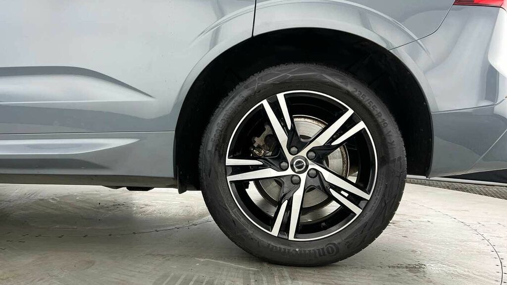 Volvo XC60 R-design, B5 Mild Hybrid Grey #4