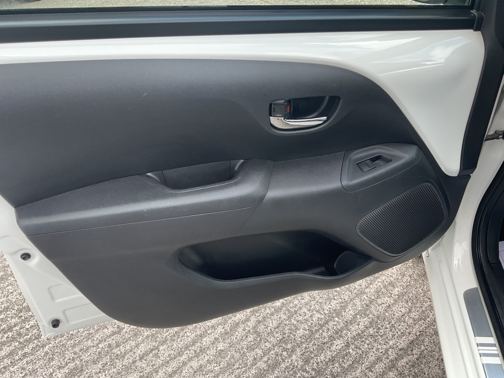 Peugeot 108 Allure White #20