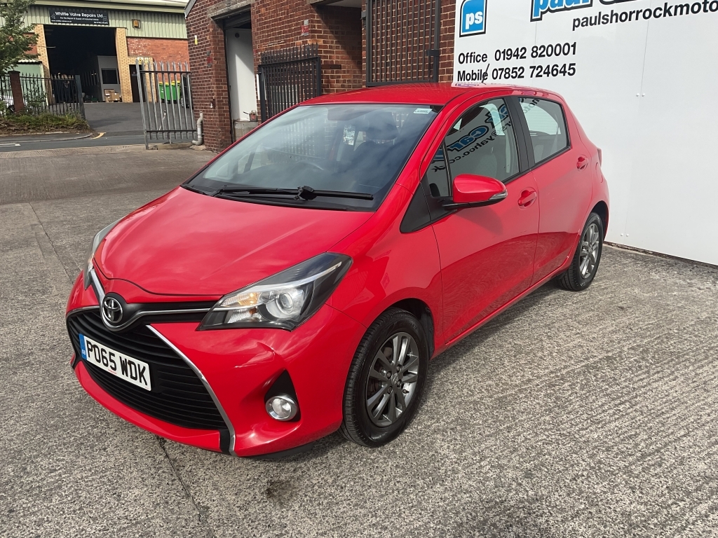 Toyota Yaris Hatchback 1.3 Vvt-i Icon P065WDK Red #2