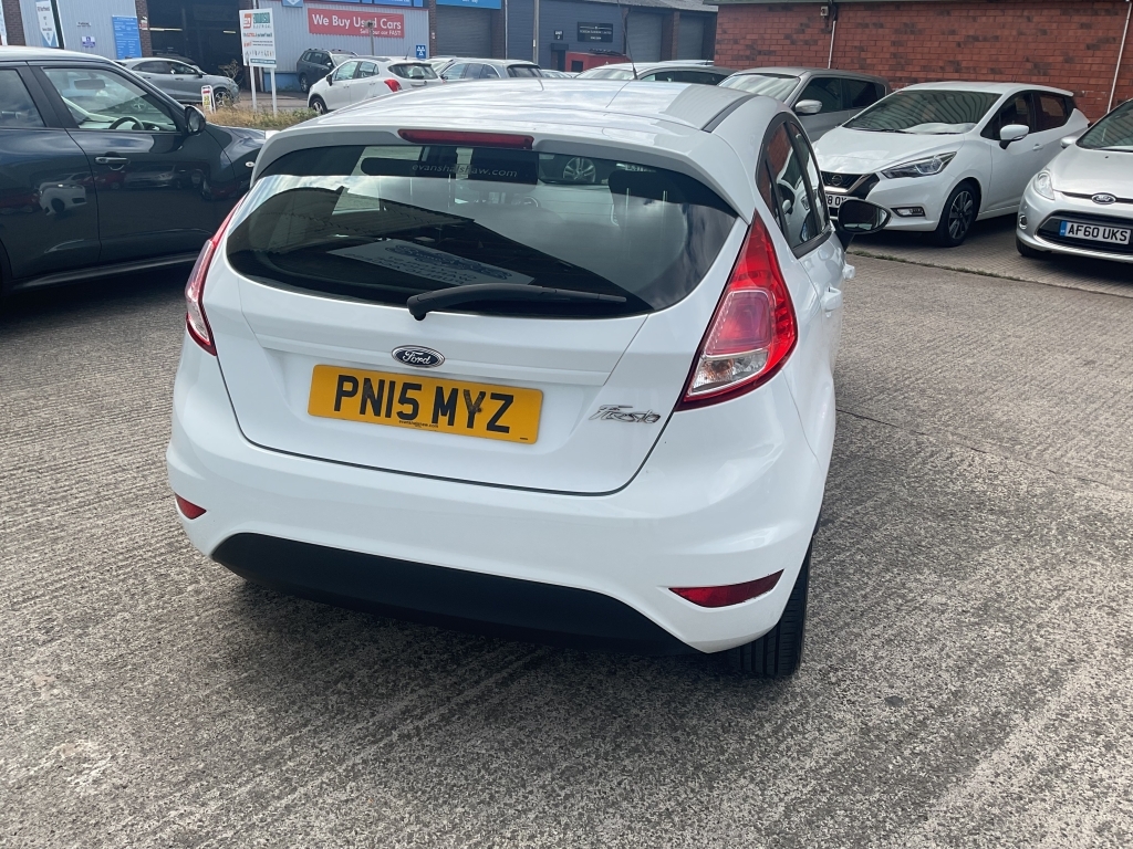 Ford Fiesta Hatchback 1.2 Style White #4