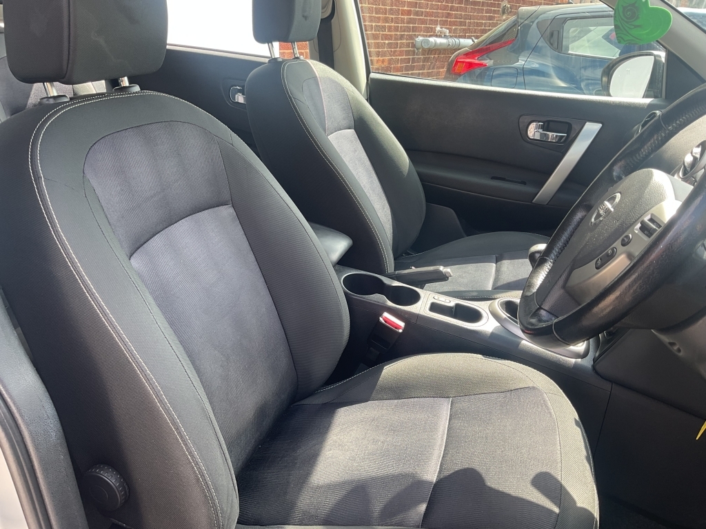 Nissan Qashqai Hatchback 1.6 Acenta Silver #6