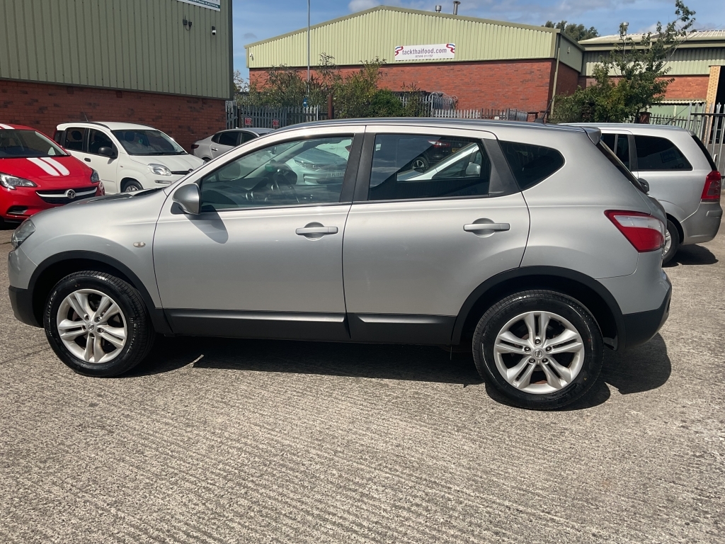 Nissan Qashqai Hatchback 1.6 Acenta Silver #3