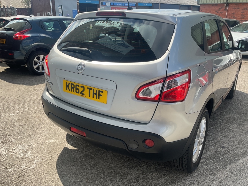 Nissan Qashqai Hatchback 1.6 Acenta Silver #4