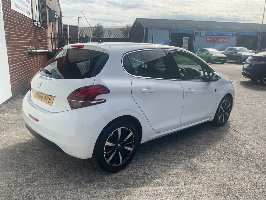 Peugeot 208 Hatchback 1.2 S S Tech Edition White #6