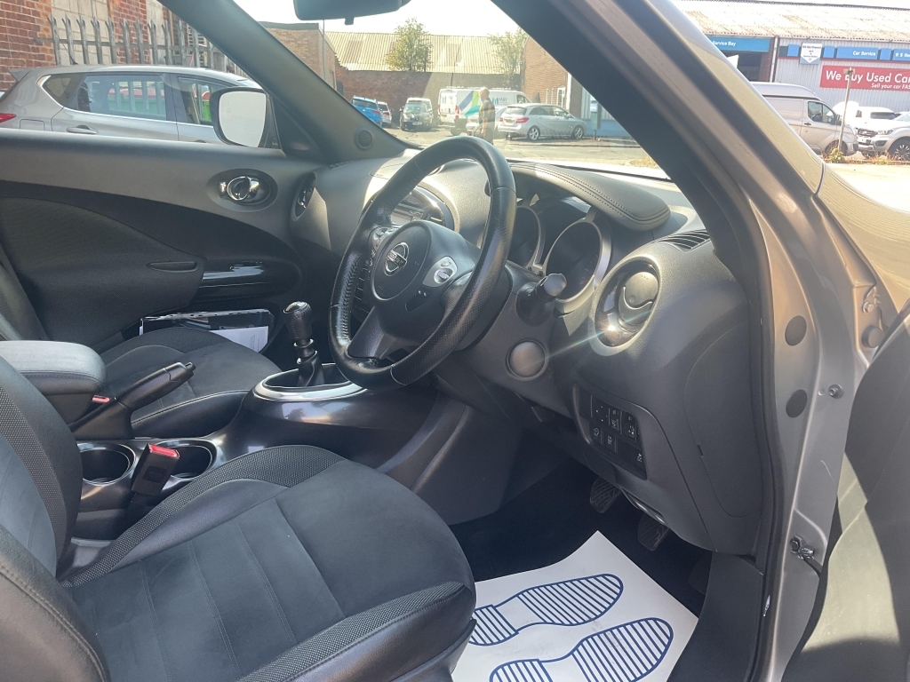 Nissan Juke Hatchback 1.2 N-connecta Dig-t Silver #6