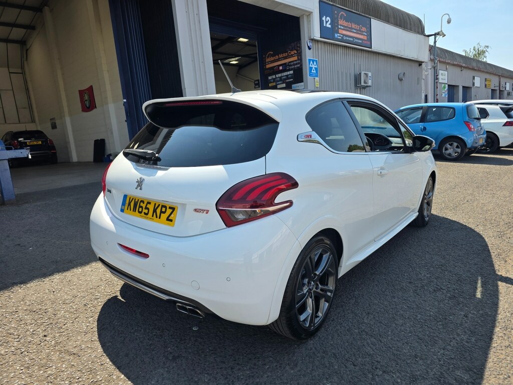 Peugeot 208 1.6 Thp Gti Prestige White #4