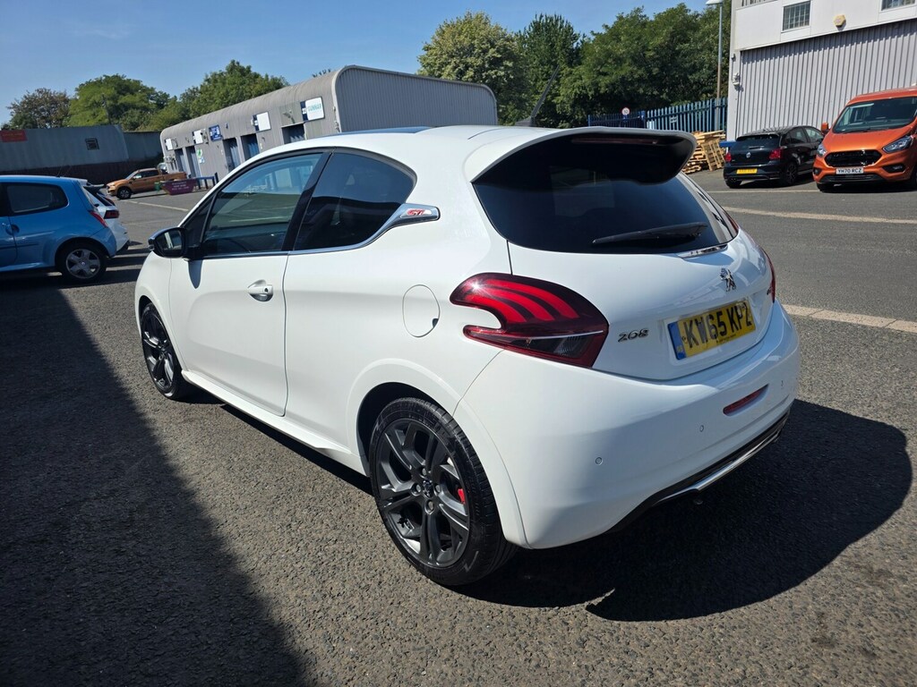 Peugeot 208 1.6 Thp Gti Prestige White #5
