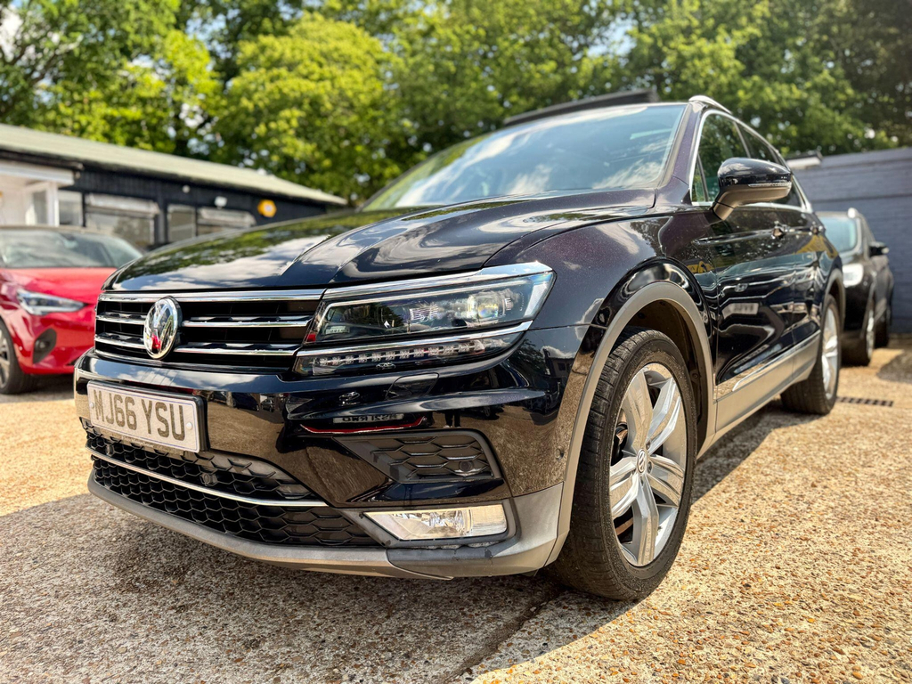 Volkswagen Tiguan Suv MJ66YSU Black #3