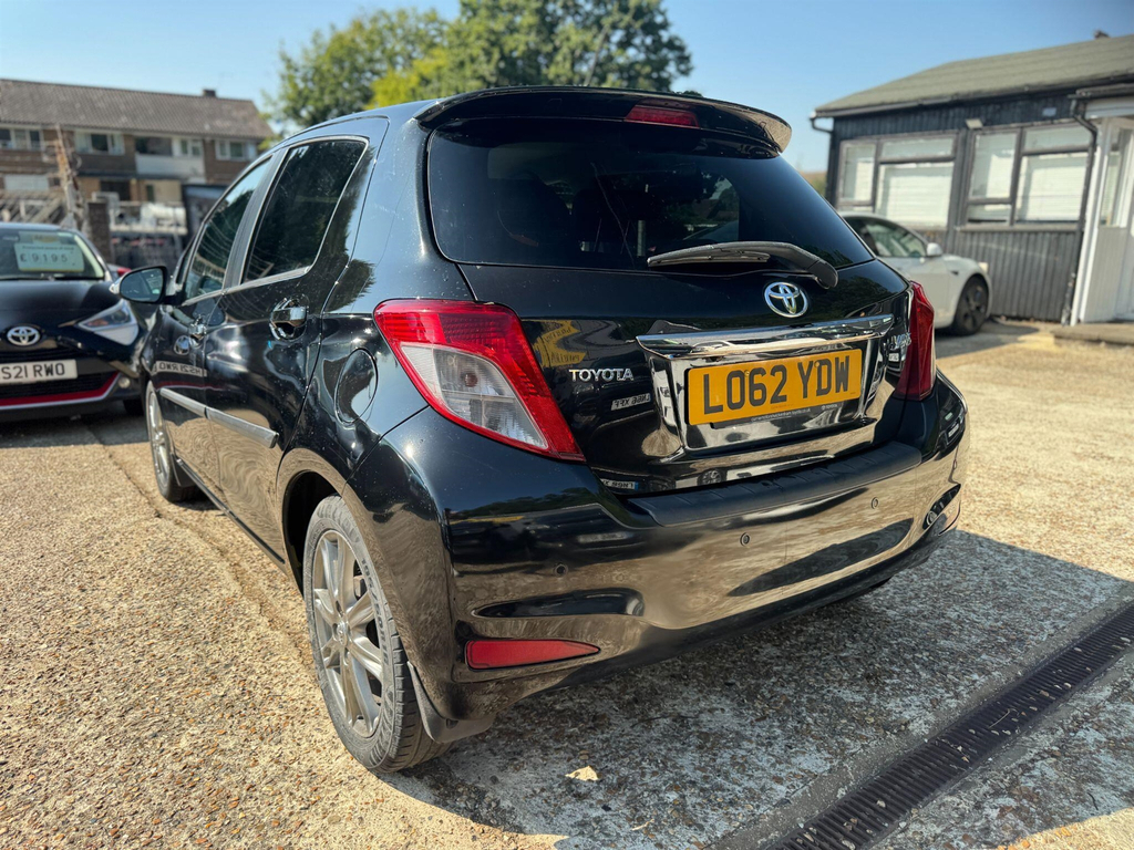 Toyota Yaris Hatchback LO62YDW Black #4