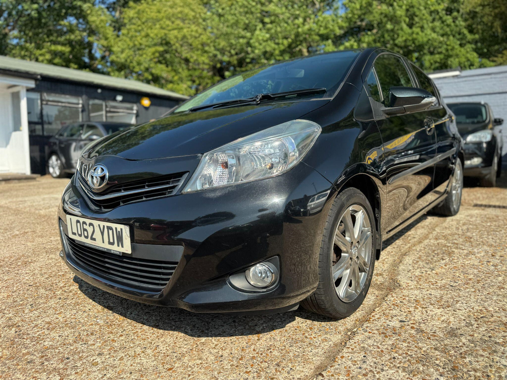 Toyota Yaris Hatchback LO62YDW Black #3