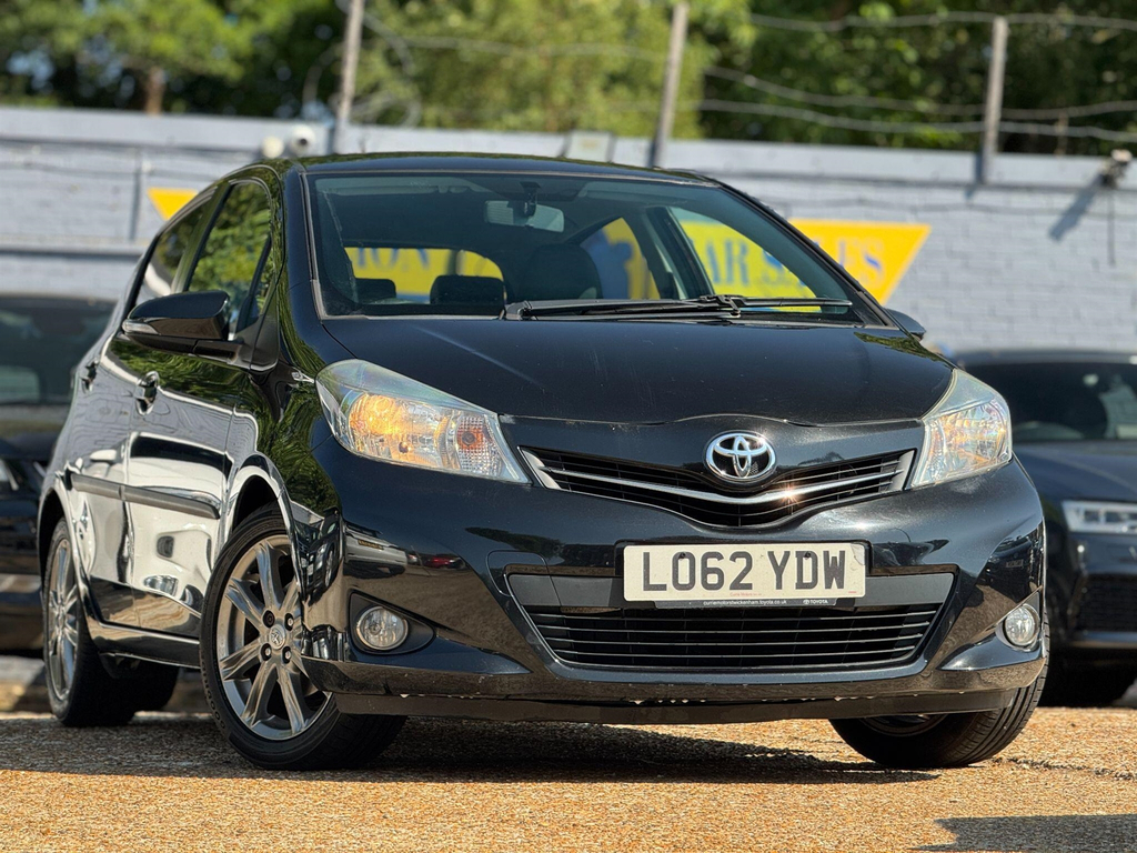 Toyota Yaris Hatchback LO62YDW Black #5
