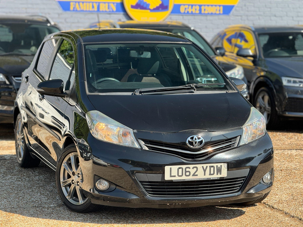 Toyota Yaris Hatchback LO62YDW Black #6