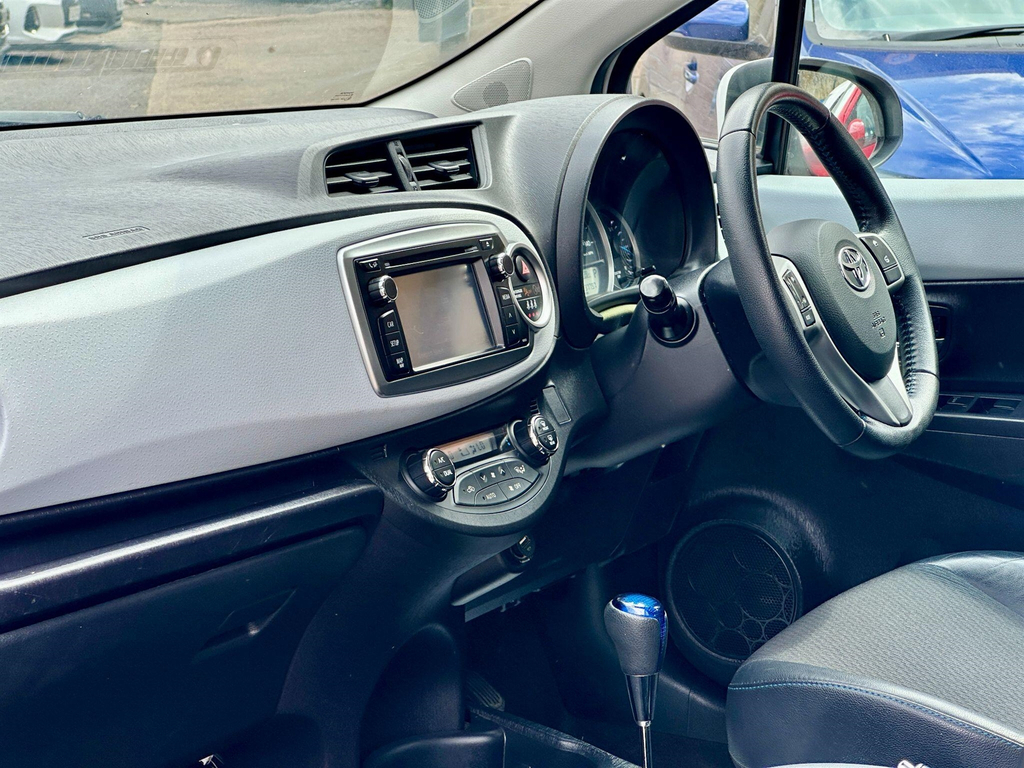 Toyota Yaris Trend Grey #10