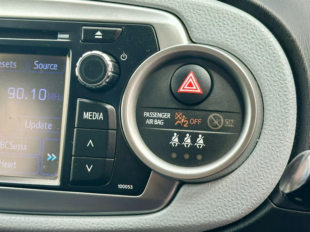Toyota Yaris Trend Grey #30