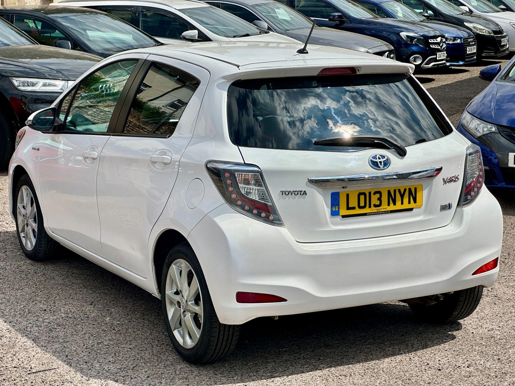 Toyota Yaris Trend Grey #3