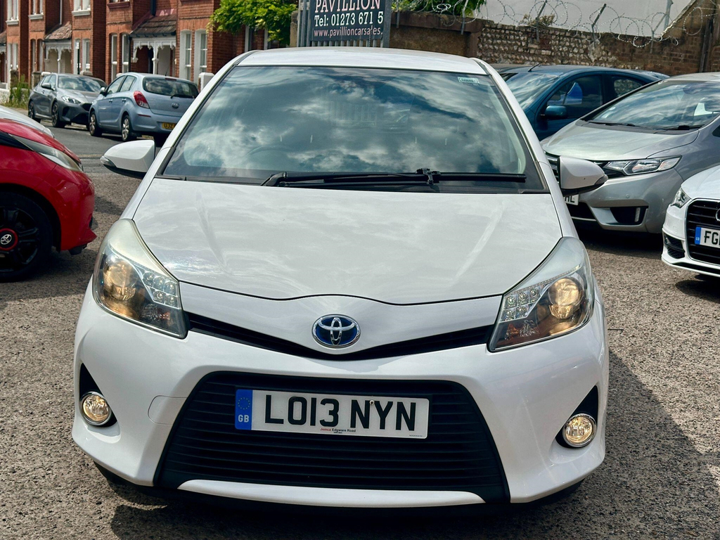 Toyota Yaris Trend Grey #2