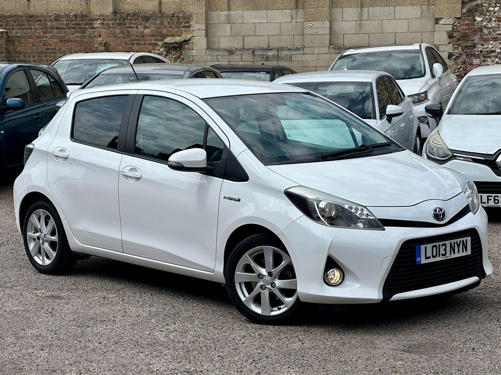 Toyota Yaris Hatchback White